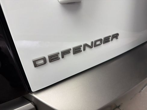 Used 2024 Land Rover Defender 110 X-Dynamic SE image 22