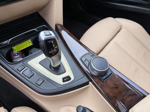 Used 2017 BMW 330e image 25