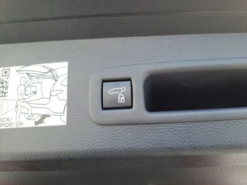 Used 2021 Toyota Sienna XSE w/ XSE Plus Package image 12