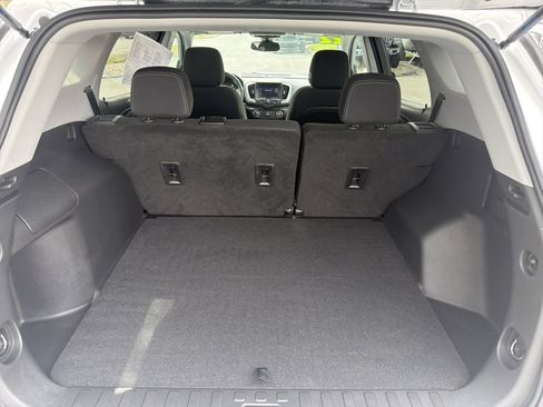 Used 2022 GMC Terrain SLE w/ Driver Convenience Package image 5