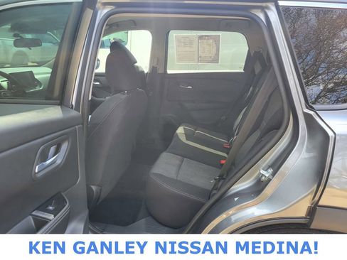 Certified 2025 Nissan Rogue SV image 39