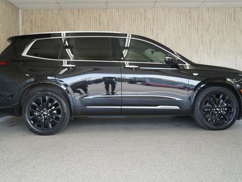 Used 2022 Cadillac XT6 Premium Luxury w/ Technology Package image 6