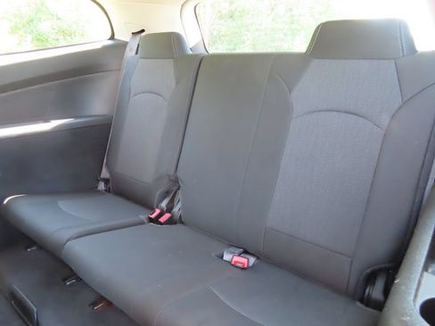 Used 2015 Chevrolet Traverse LT w/ Style and Technology Package FWD image 25