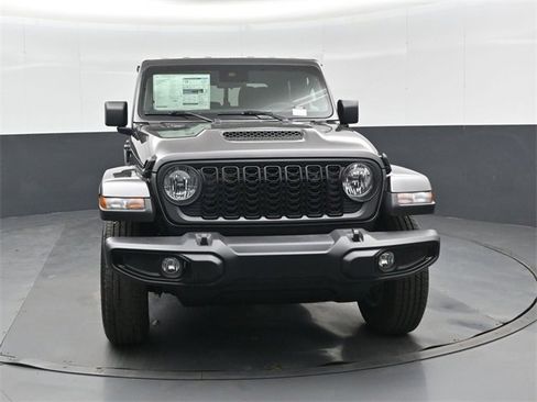 New 2025 Jeep Gladiator Sport image 9