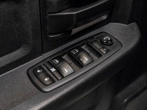 Used 2014 RAM 2500 Tradesman w/ Chrome Appearance Group AWD/4WD image 40