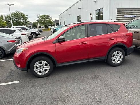 Used 2015 Toyota RAV4 LE AWD/4WD image 11