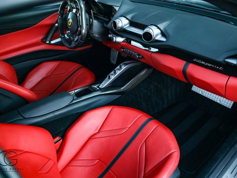 Used 2019 Ferrari 812 Superfast RWD image 45