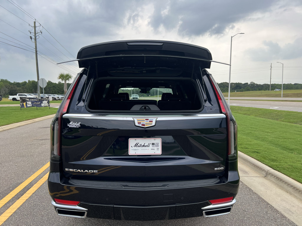 Used 2023 Cadillac Escalade ESV Luxury AWD/4WD image 5