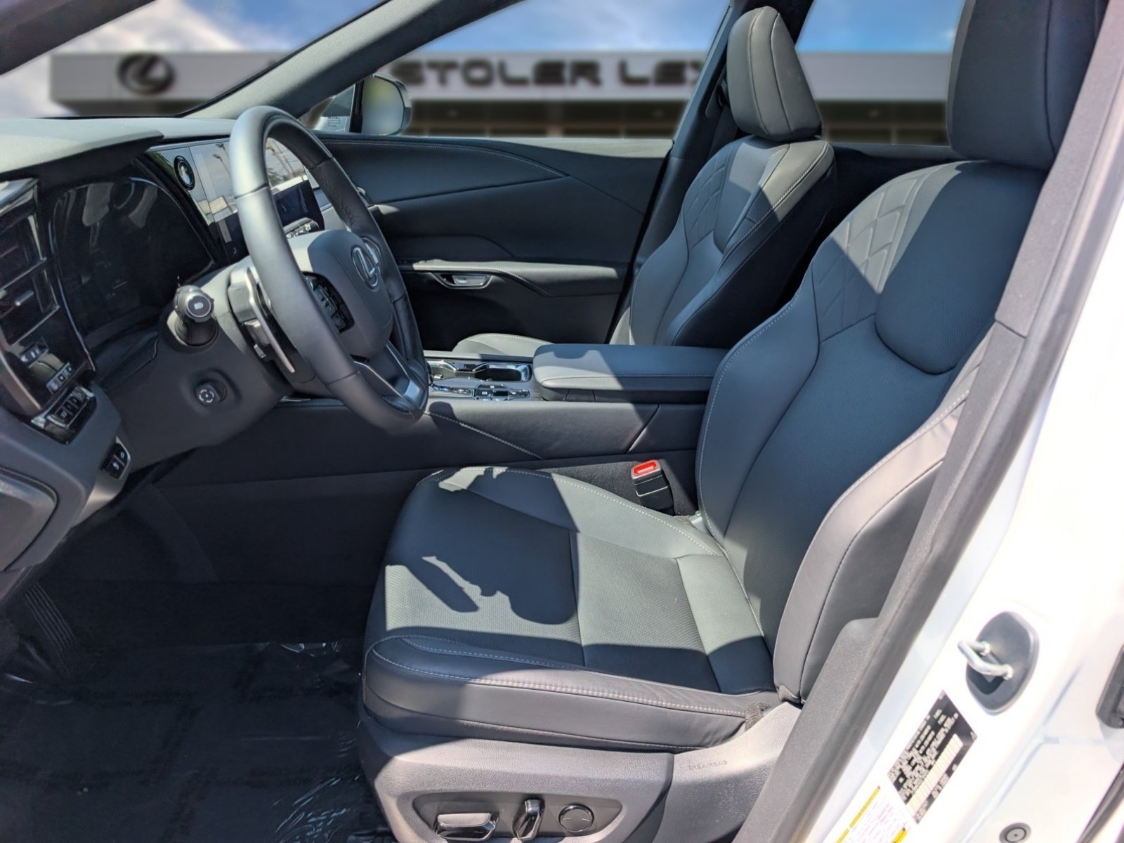 Used 2025 Lexus RX 350h AWD/4WD image 16