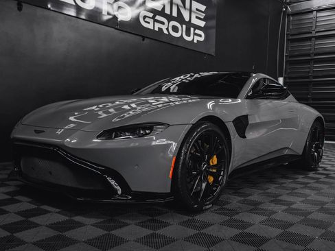 Used 2021 Aston Martin V8 Vantage Coupe image 30