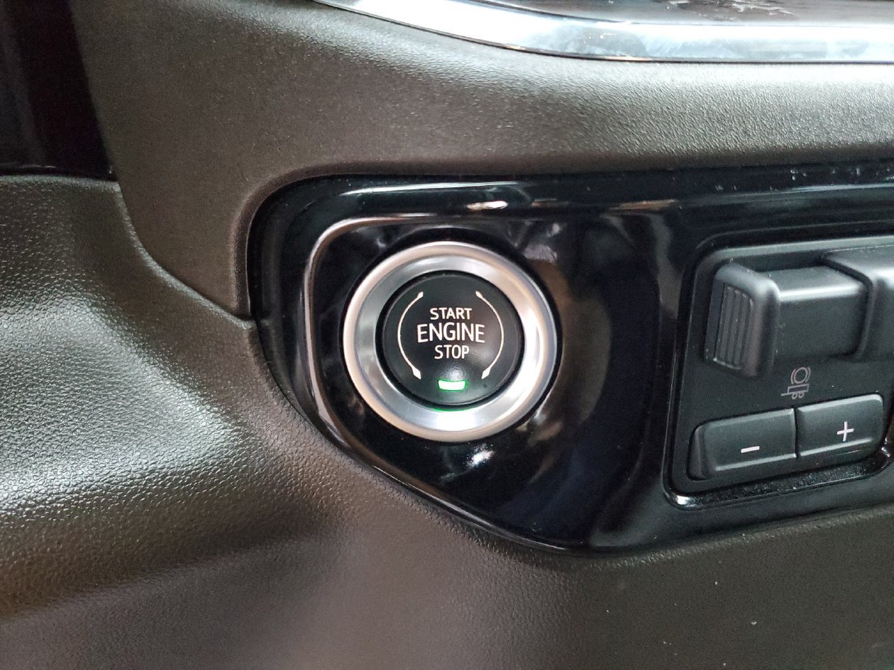 Used 2025 GMC Sierra 1500 SLT RWD image 25