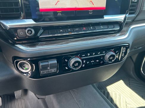 Certified 2022 Chevrolet Silverado 1500 RST AWD/4WD image 35