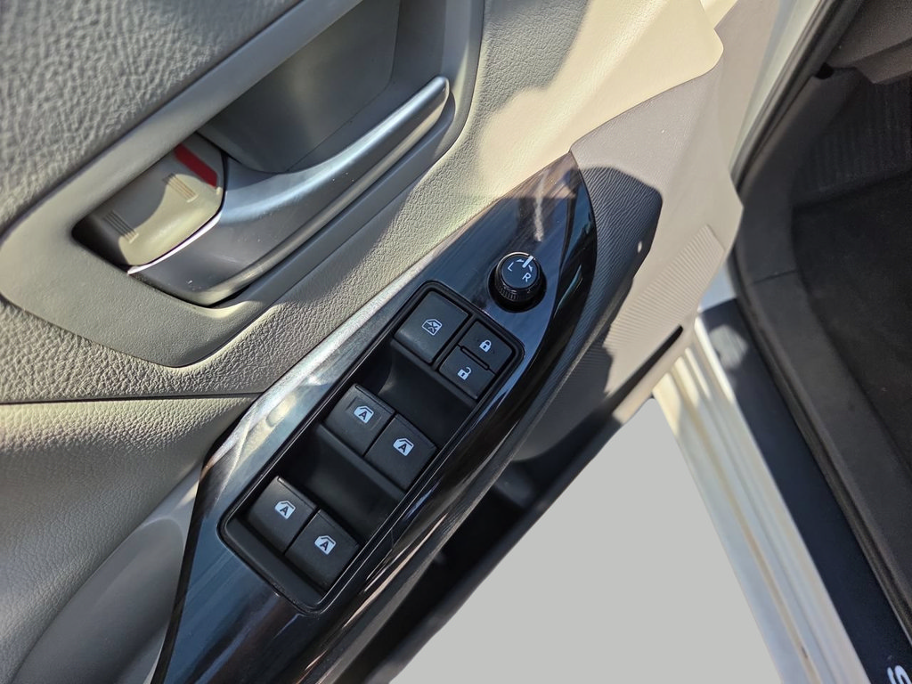 Used 2015 Toyota Sienna XLE FWD image 15