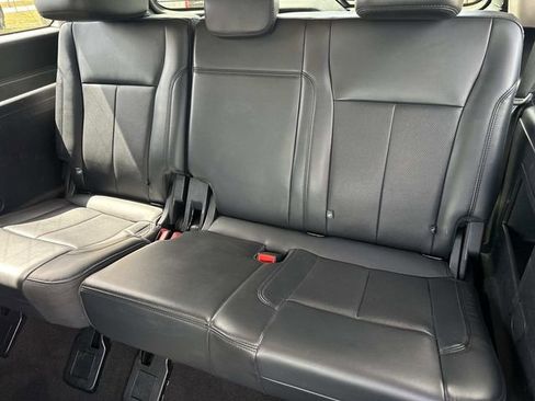 Used 2024 Ford Expedition XLT AWD/4WD image 21