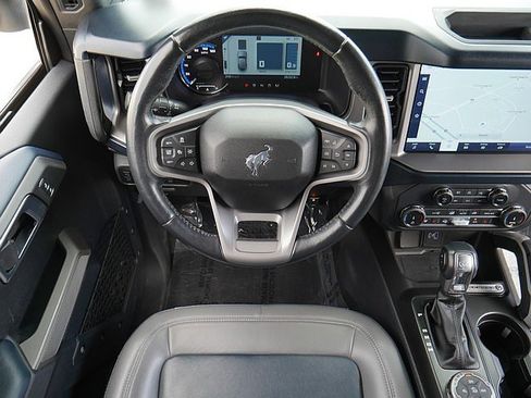 Used 2022 Ford Bronco Outer Banks image 16