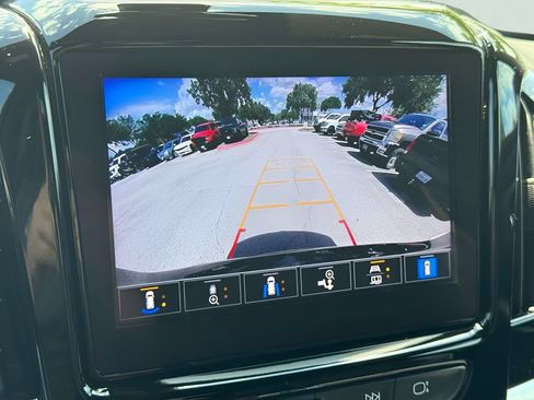 Used 2022 Chevrolet Traverse Premier w/ Redline Edition AWD/4WD image 28