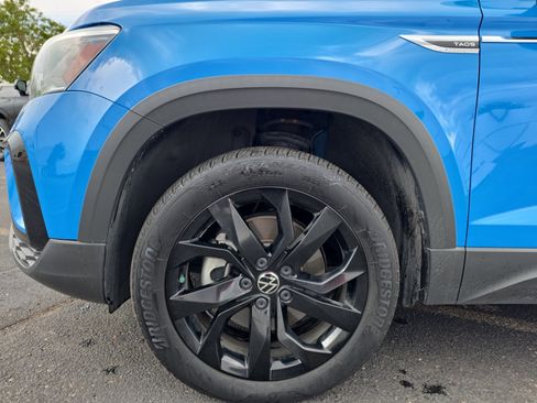 Used 2022 Volkswagen Taos SE w/ Panoramic Sunroof Package image 10