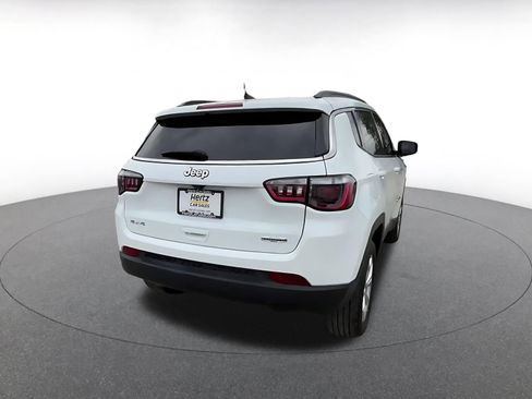 Used 2025 Jeep Compass Latitude AWD/4WD image 14