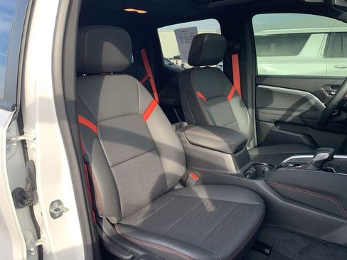 Used 2023 Chevrolet Colorado Z71 w/ Z71 Convenience Package 2 image 26