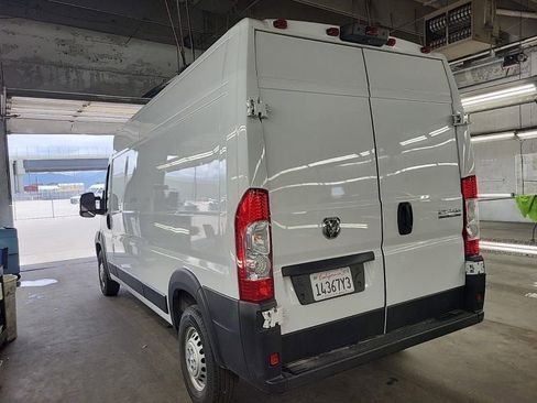 Used 2025 RAM ProMaster 2500 w/ Convenience Group FWD image 3