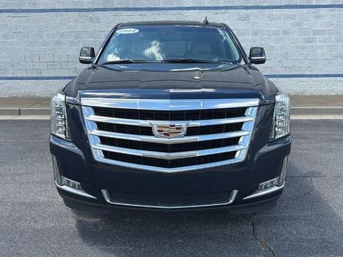 Used 2019 Cadillac Escalade Premium Luxury RWD image 2