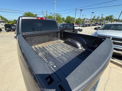 Used 2024 RAM 2500 Tradesman w/ Chrome Appearance Group AWD/4WD image 8