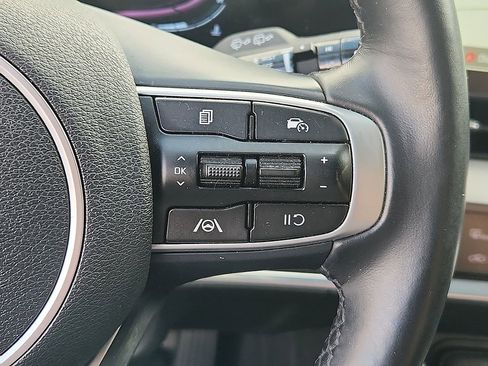 Used 2023 Kia Sportage EX image 23