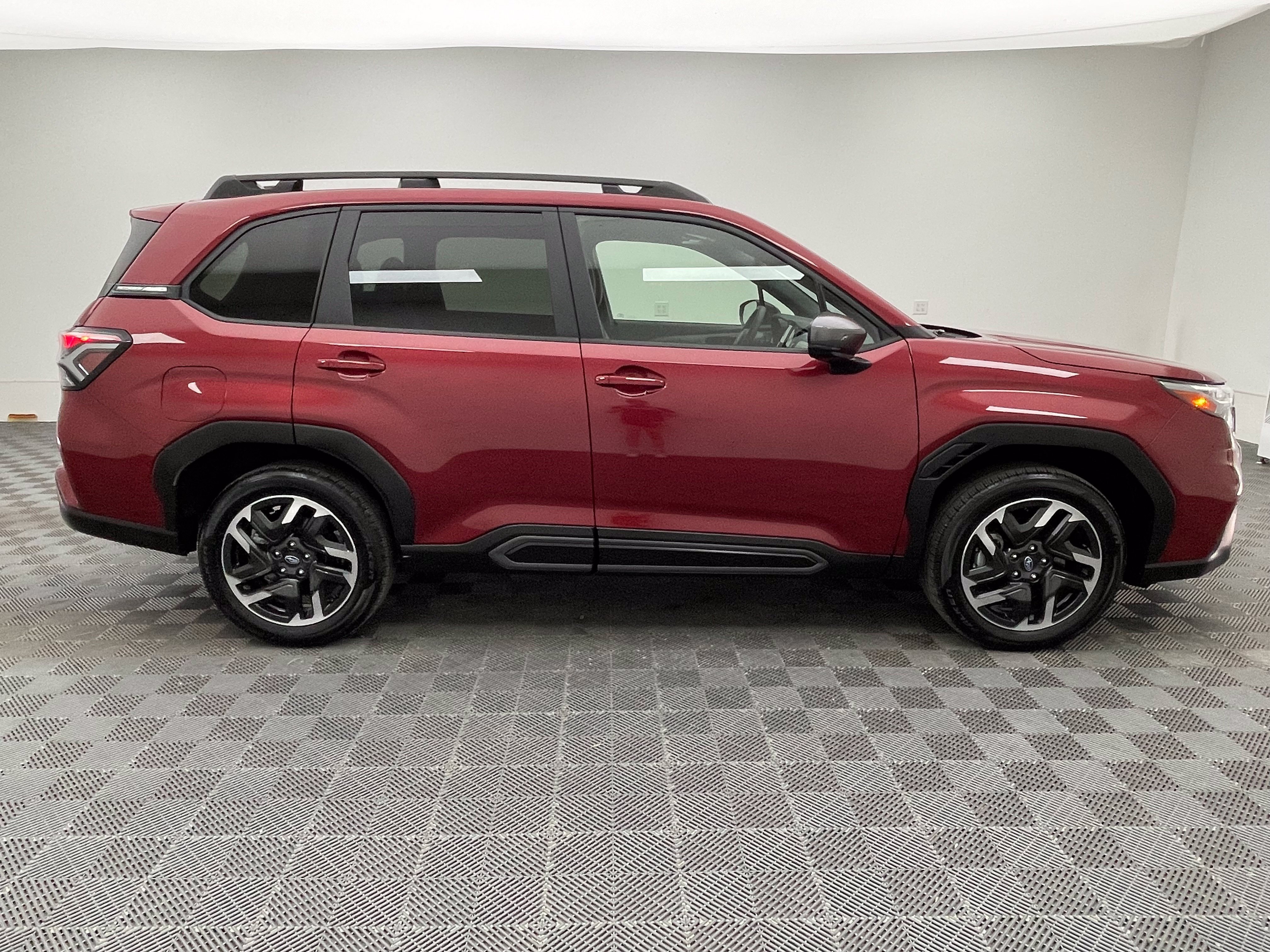 Used 2025 Subaru Forester Limited AWD/4WD image 6