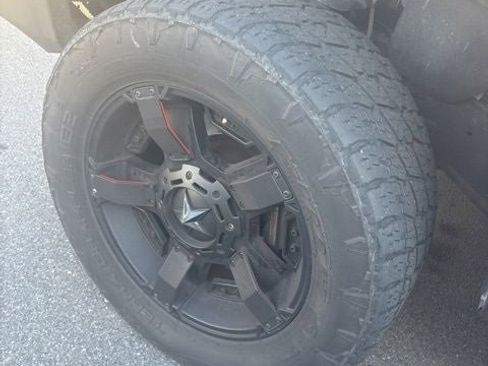 Used 2015 Toyota Tundra SR5 w/ SR5 Upgrade Package image 25