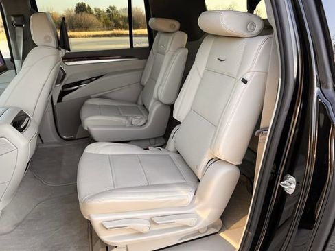 Certified 2025 Cadillac Escalade ESV Sport Platinum w/ LPO, ONYX Package image 28