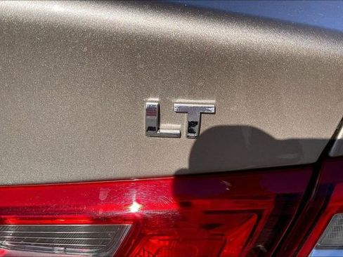 Used 2023 Chevrolet Malibu LT image 22