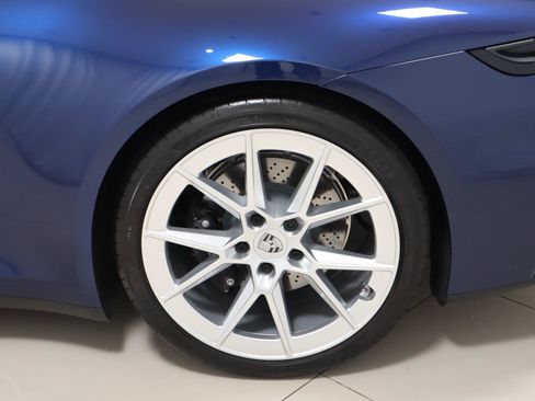 Used 2025 Porsche 911 Carrera RWD image 9