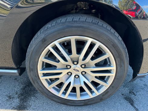 Used 2024 Ford Expedition Limited AWD/4WD image 16