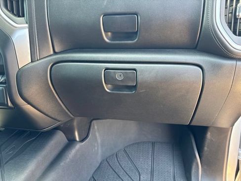 Used 2020 Chevrolet Silverado 1500 LT AWD/4WD image 41