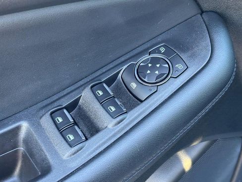 Used 2022 Ford Edge SEL w/ Convenience Package image 17