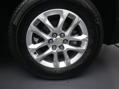 Used 2023 Chevrolet Traverse LS FWD image 10