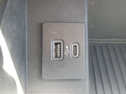 Certified 2021 Ford F250 Lariat w/ Lariat Value Package image 29