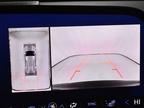 Used 2024 Chevrolet Traverse Z71 w/ Enhanced Driving Package image 21