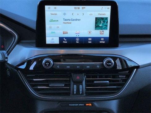 Used 2022 Ford Escape Titanium image 17