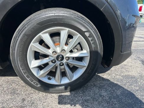 Used 2020 Kia Sorento AWD V6 image 22