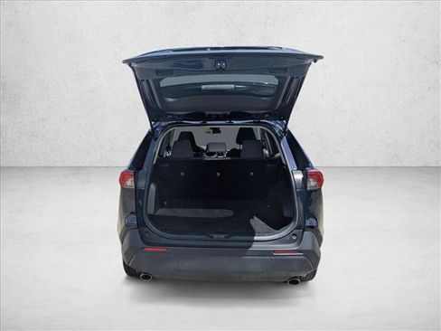 Used 2020 Toyota RAV4 XLE FWD image 7