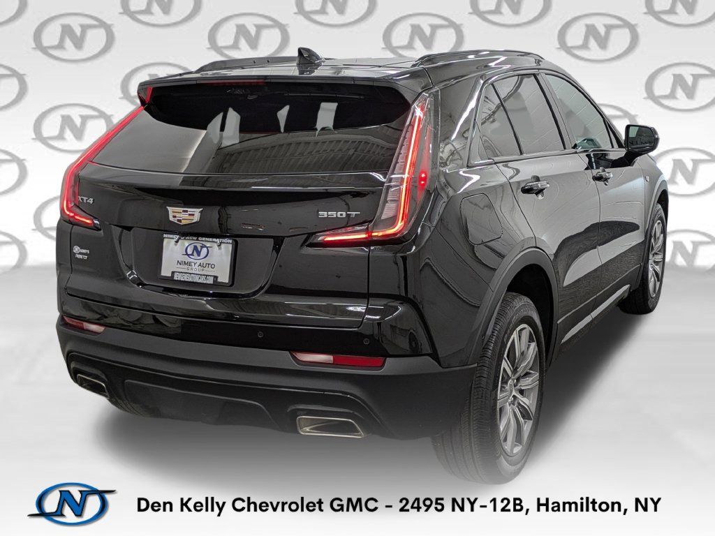 Used 2022 Cadillac XT4 Sport w/ Enhanced Visibility Package AWD/4WD image 2