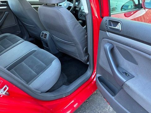 Used 2009 Volkswagen Jetta S FWD image 25