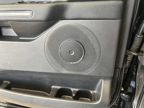 Used 2024 Ford Expedition XLT AWD/4WD image 27