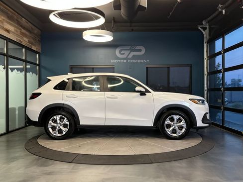 Used 2023 Honda HR-V LX image 2