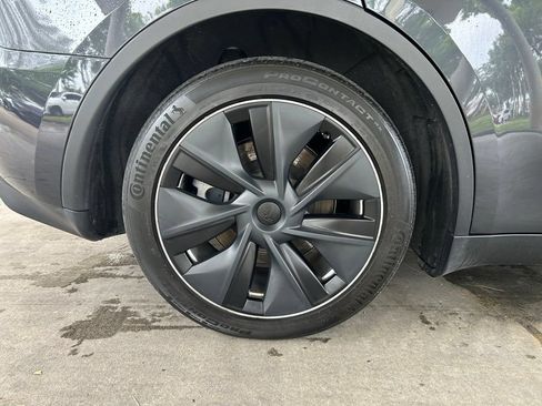 Used 2024 Tesla Model Y Long Range RWD image 19
