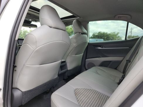 Used 2021 Toyota Camry SE FWD image 18