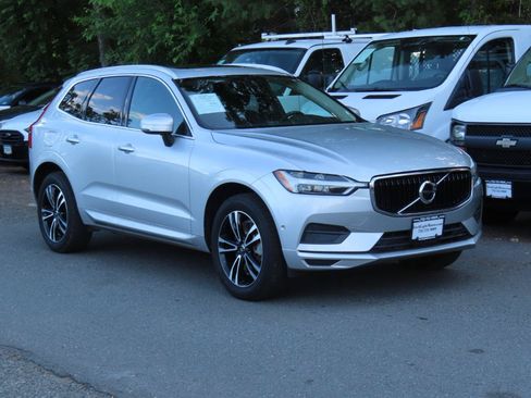Used 2019 Volvo XC60 T6 Momentum w/ Multimedia Package AWD/4WD image 8
