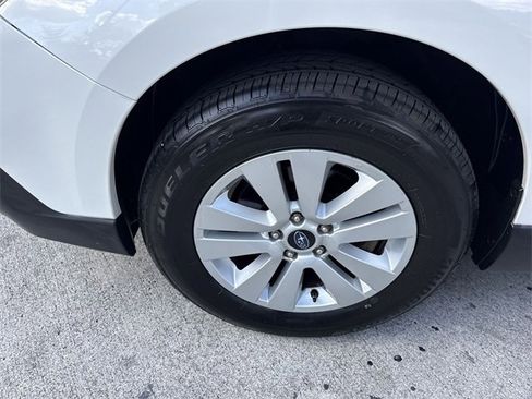 Used 2018 Subaru Outback 2.5i Premium image 10