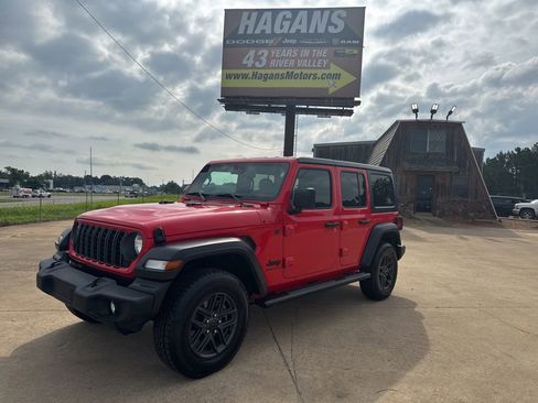 Used 2024 Jeep Wrangler Unlimited Sport AWD/4WD image 1